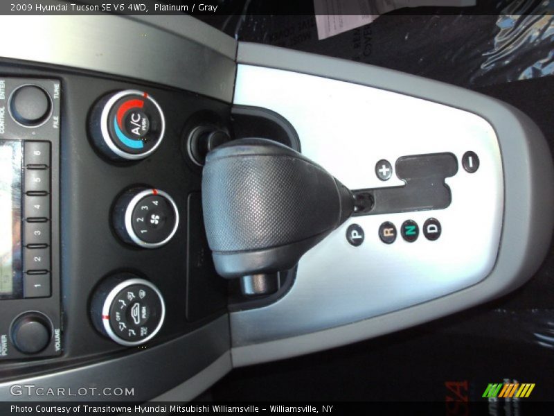 Platinum / Gray 2009 Hyundai Tucson SE V6 4WD