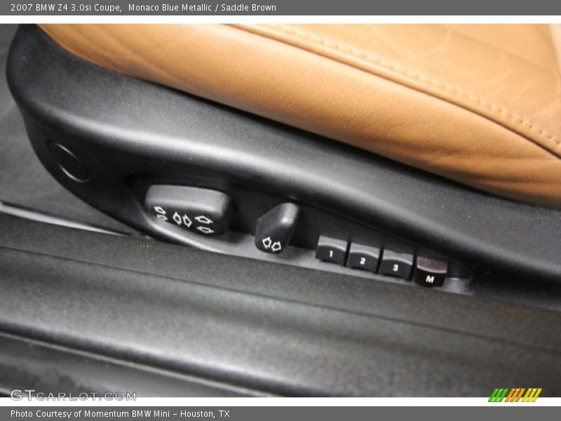 Controls of 2007 Z4 3.0si Coupe