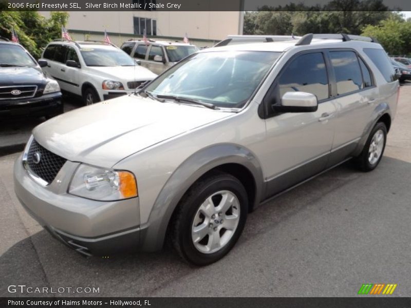 Front 3/4 View of 2006 Freestyle SEL