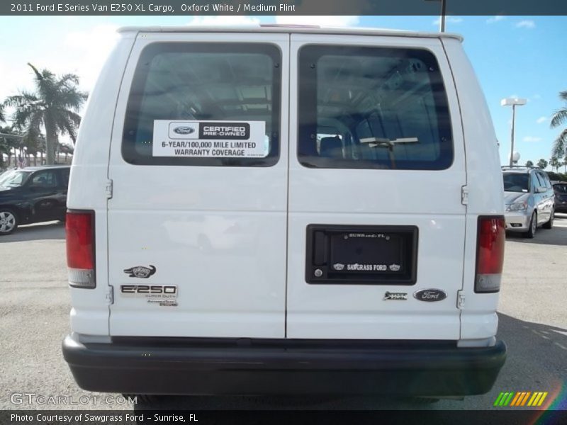 Oxford White / Medium Flint 2011 Ford E Series Van E250 XL Cargo