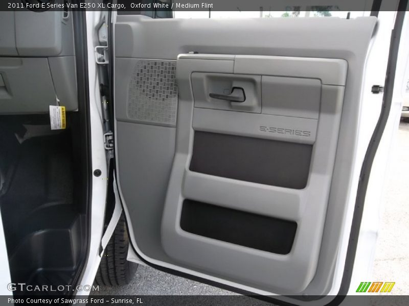 Oxford White / Medium Flint 2011 Ford E Series Van E250 XL Cargo