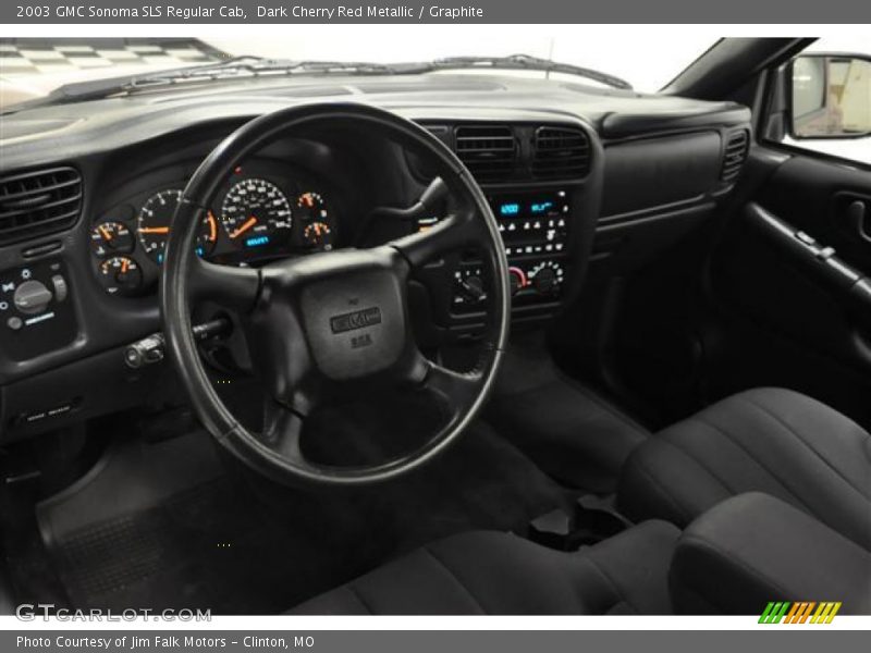 Dashboard of 2003 Sonoma SLS Regular Cab