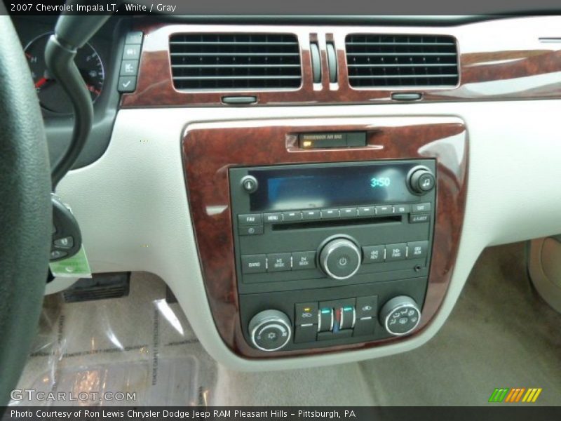 Controls of 2007 Impala LT