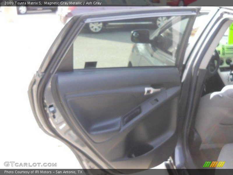 Magnetic Gray Metallic / Ash Gray 2009 Toyota Matrix S