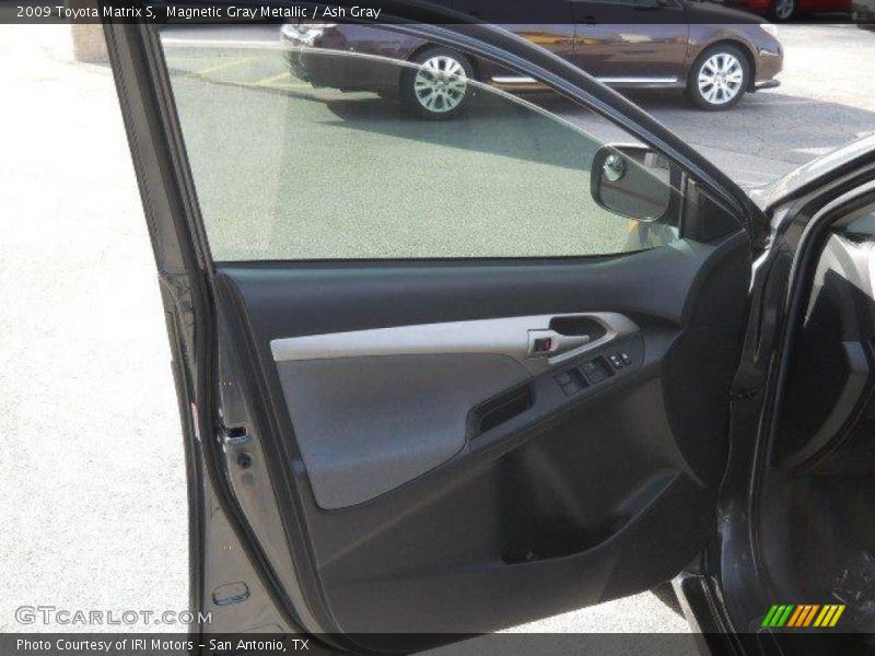 Magnetic Gray Metallic / Ash Gray 2009 Toyota Matrix S