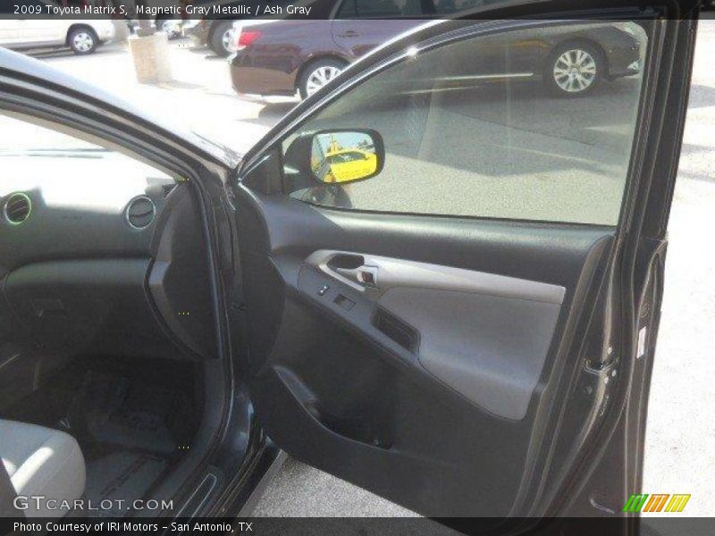 Magnetic Gray Metallic / Ash Gray 2009 Toyota Matrix S
