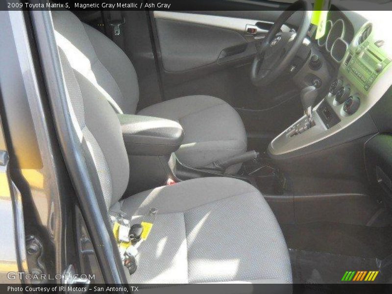 Magnetic Gray Metallic / Ash Gray 2009 Toyota Matrix S