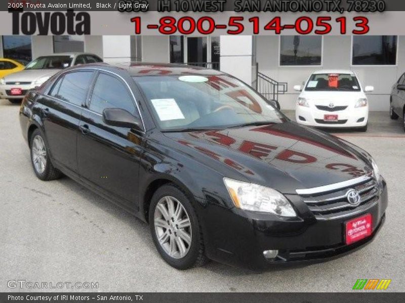 Black / Light Gray 2005 Toyota Avalon Limited