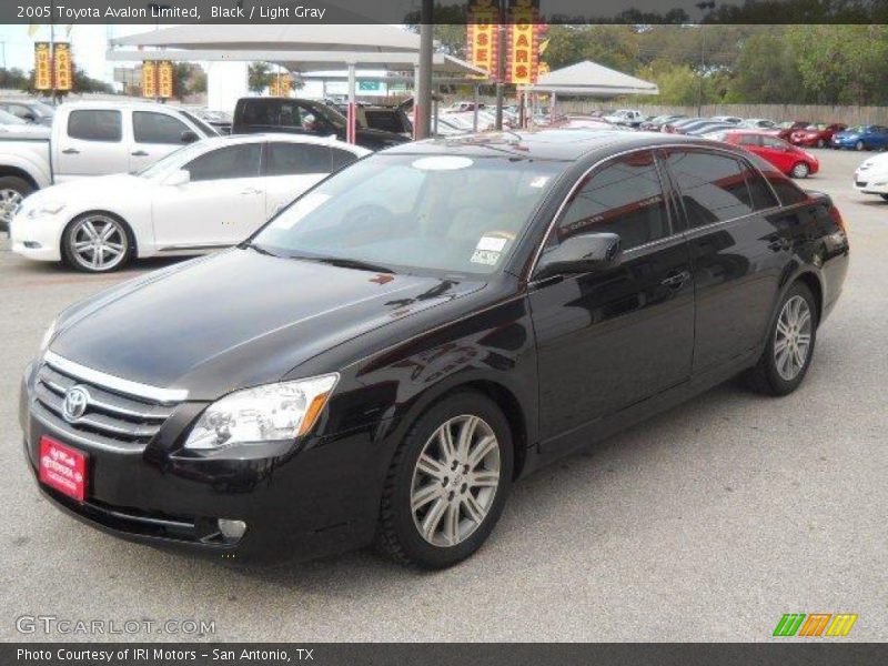 Black / Light Gray 2005 Toyota Avalon Limited