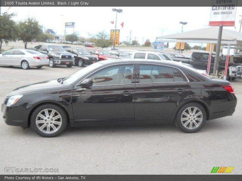 Black / Light Gray 2005 Toyota Avalon Limited