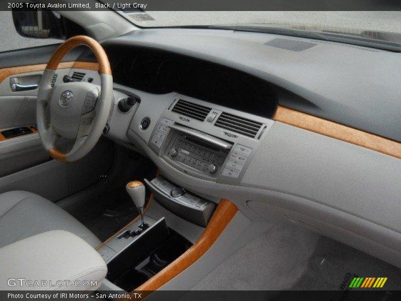 Black / Light Gray 2005 Toyota Avalon Limited
