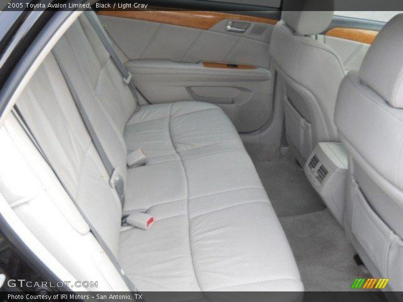 Black / Light Gray 2005 Toyota Avalon Limited