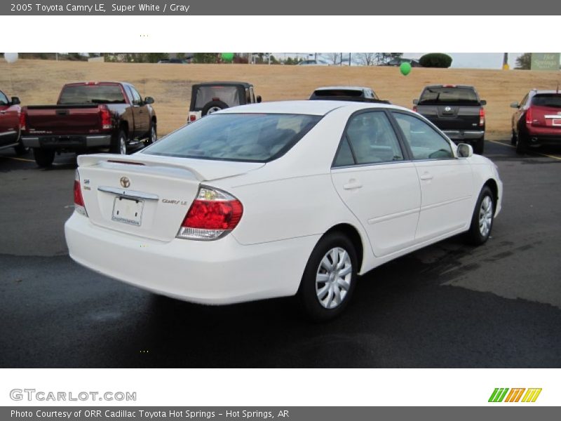 Super White / Gray 2005 Toyota Camry LE
