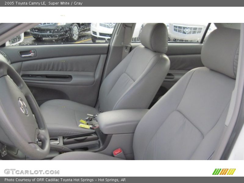 Super White / Gray 2005 Toyota Camry LE
