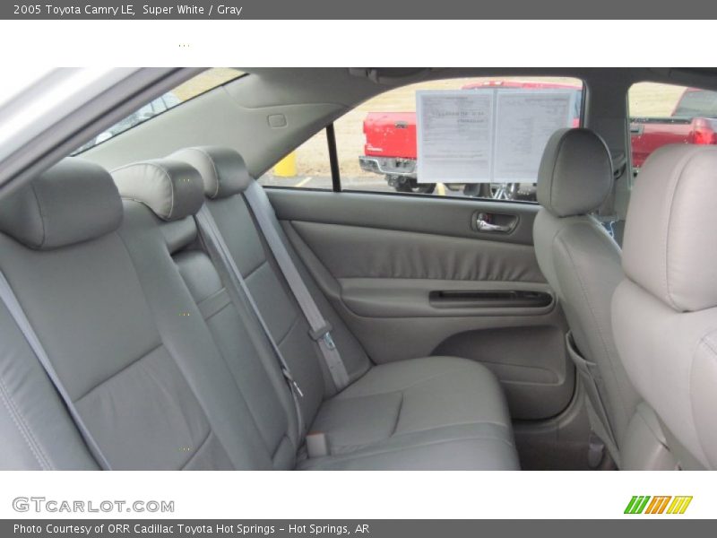 Super White / Gray 2005 Toyota Camry LE
