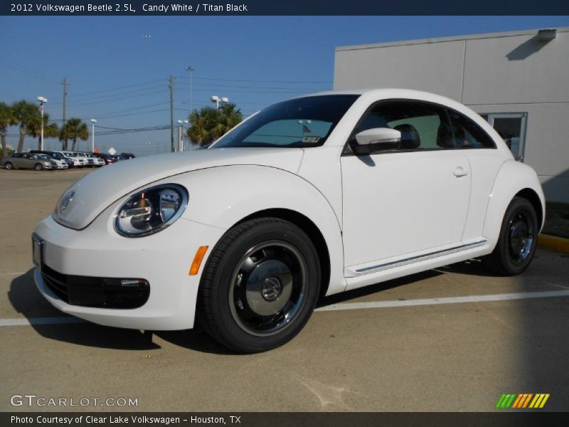 Candy White / Titan Black 2012 Volkswagen Beetle 2.5L