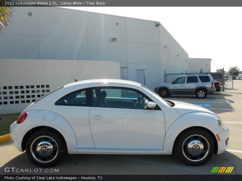 Candy White / Titan Black 2012 Volkswagen Beetle 2.5L