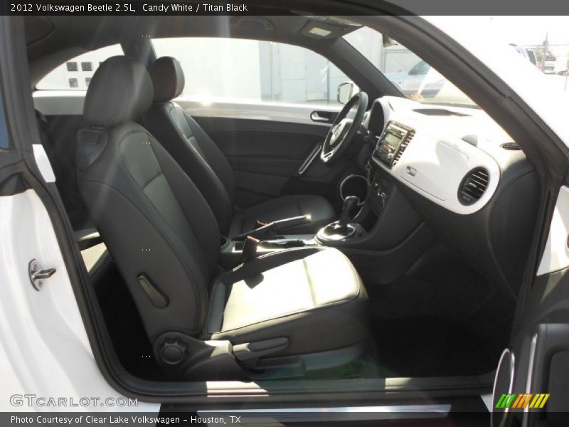 Candy White / Titan Black 2012 Volkswagen Beetle 2.5L