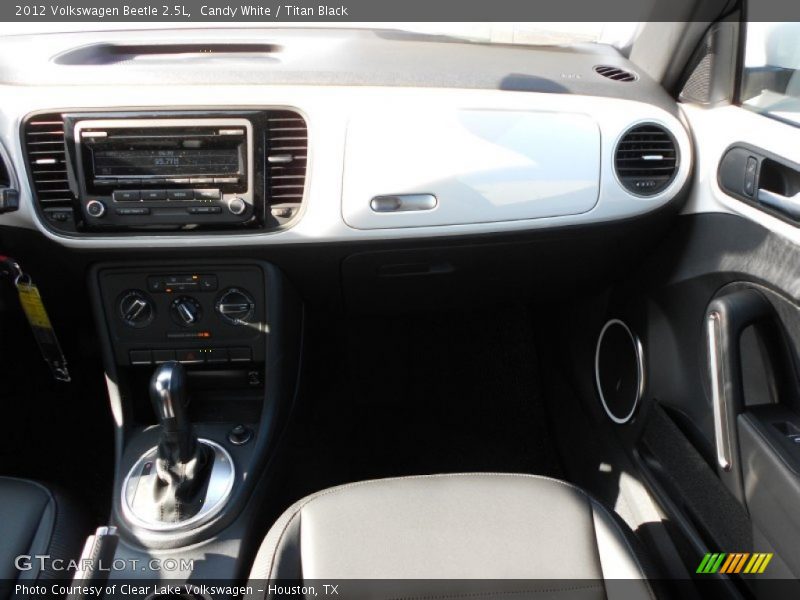 Candy White / Titan Black 2012 Volkswagen Beetle 2.5L
