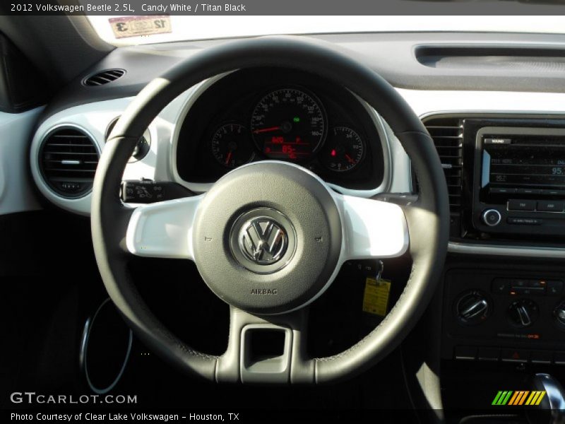 Candy White / Titan Black 2012 Volkswagen Beetle 2.5L