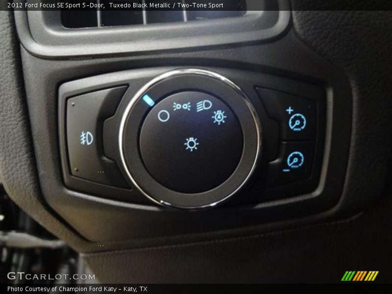 Tuxedo Black Metallic / Two-Tone Sport 2012 Ford Focus SE Sport 5-Door