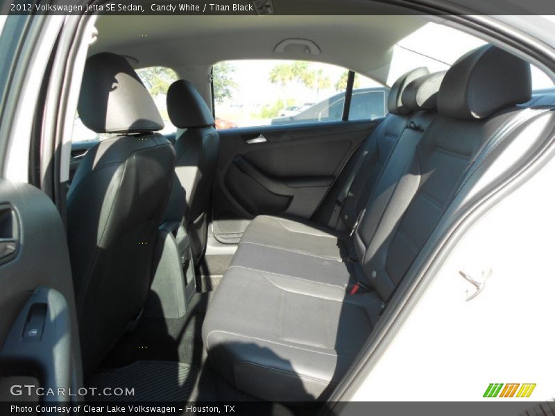 Candy White / Titan Black 2012 Volkswagen Jetta SE Sedan