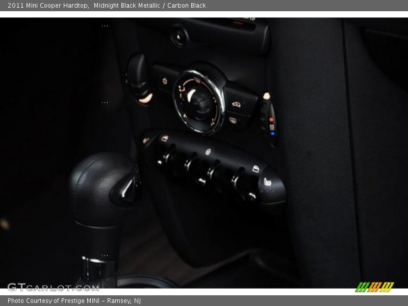 Midnight Black Metallic / Carbon Black 2011 Mini Cooper Hardtop