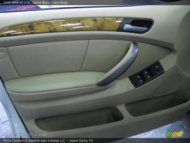 Alpine White / Sand Beige 2005 BMW X5 3.0i