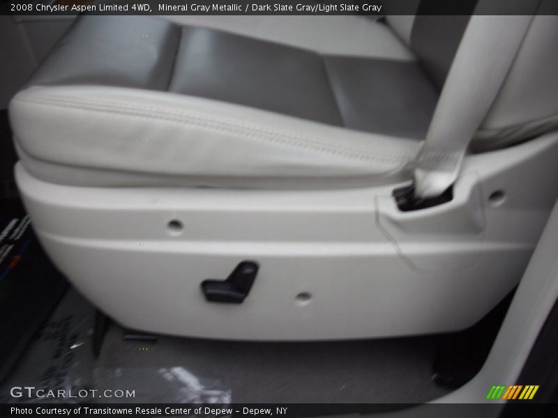 Mineral Gray Metallic / Dark Slate Gray/Light Slate Gray 2008 Chrysler Aspen Limited 4WD