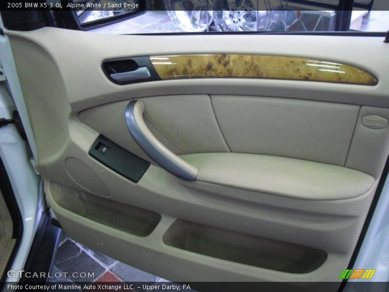 Alpine White / Sand Beige 2005 BMW X5 3.0i