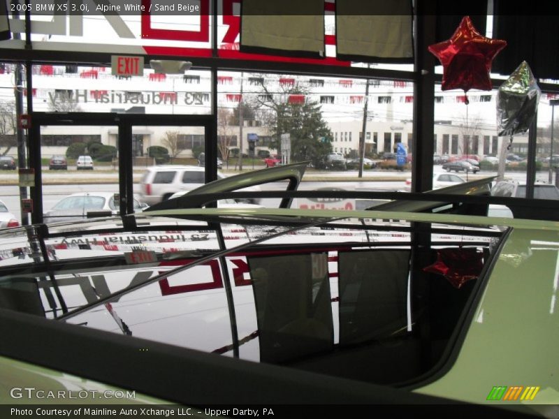 Alpine White / Sand Beige 2005 BMW X5 3.0i