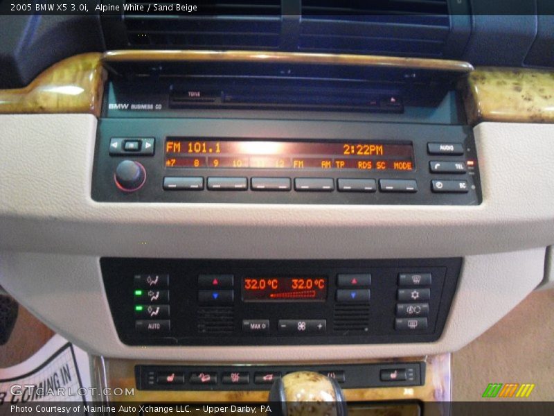 Alpine White / Sand Beige 2005 BMW X5 3.0i