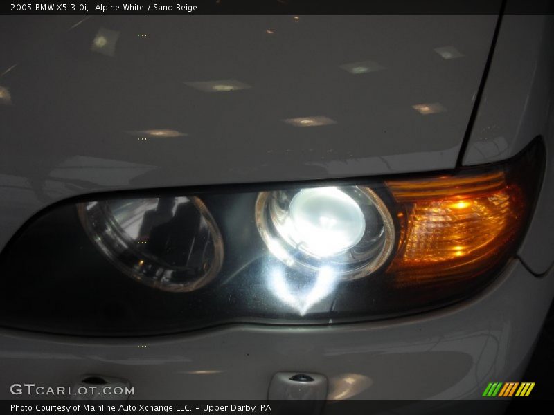 Alpine White / Sand Beige 2005 BMW X5 3.0i