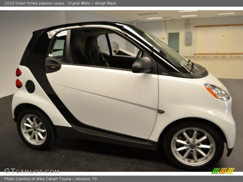 Crystal White / design Black 2010 Smart fortwo passion coupe