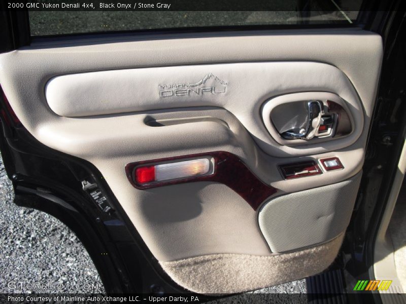 Black Onyx / Stone Gray 2000 GMC Yukon Denali 4x4