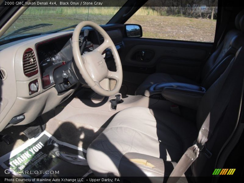 Black Onyx / Stone Gray 2000 GMC Yukon Denali 4x4