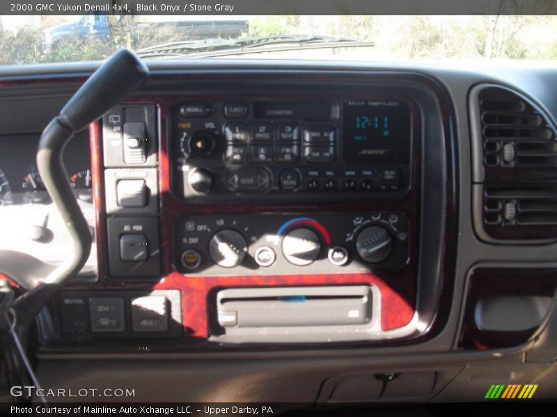 Black Onyx / Stone Gray 2000 GMC Yukon Denali 4x4