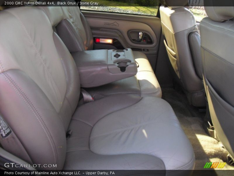 Black Onyx / Stone Gray 2000 GMC Yukon Denali 4x4