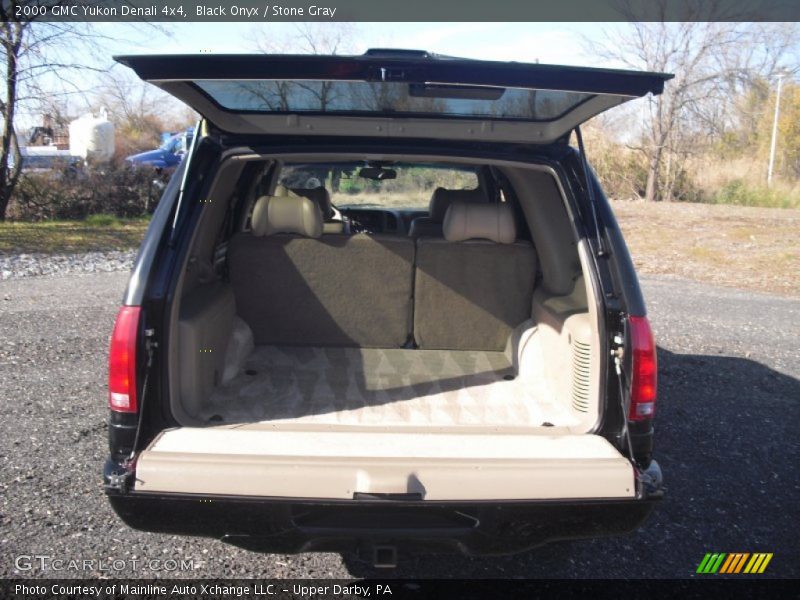  2000 Yukon Denali 4x4 Trunk