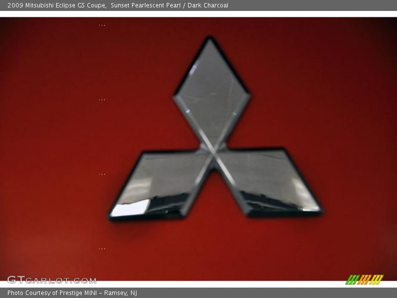 Sunset Pearlescent Pearl / Dark Charcoal 2009 Mitsubishi Eclipse GS Coupe
