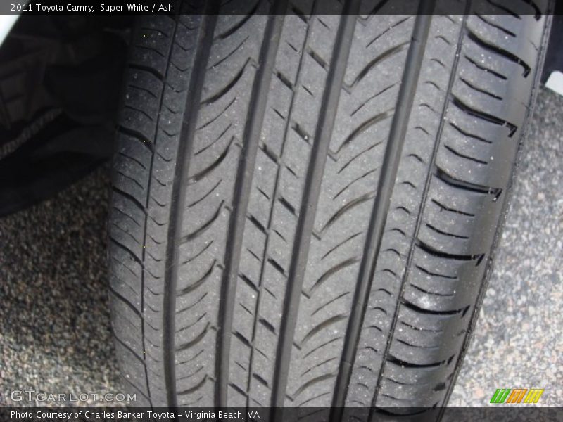 Super White / Ash 2011 Toyota Camry