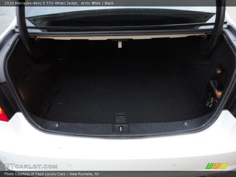 Arctic White / Black 2010 Mercedes-Benz E 550 4Matic Sedan