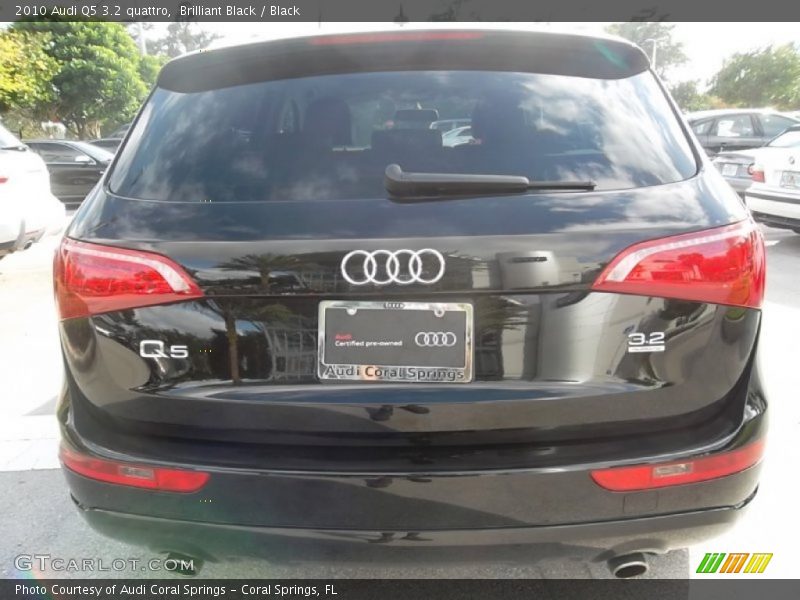 Brilliant Black / Black 2010 Audi Q5 3.2 quattro