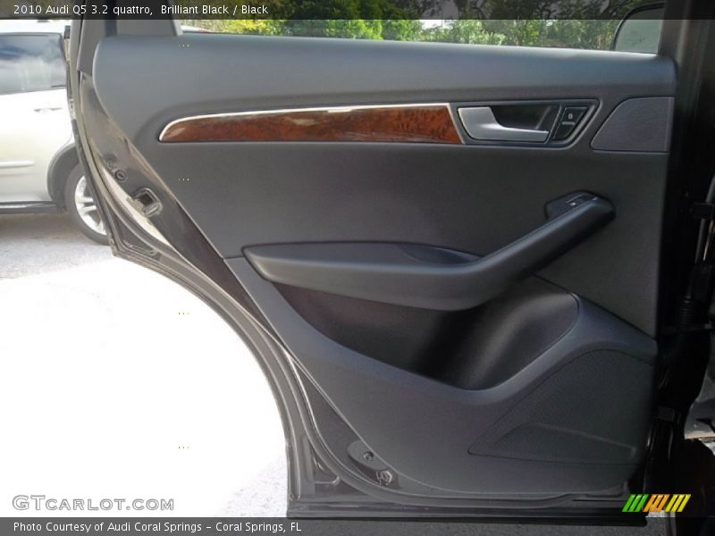 Brilliant Black / Black 2010 Audi Q5 3.2 quattro