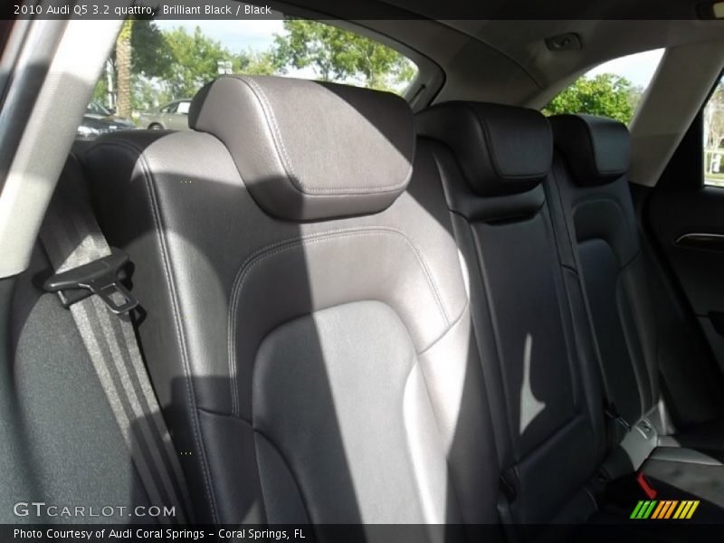 Brilliant Black / Black 2010 Audi Q5 3.2 quattro
