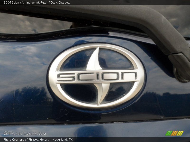Indigo Ink Pearl / Dark Charcoal 2006 Scion xA
