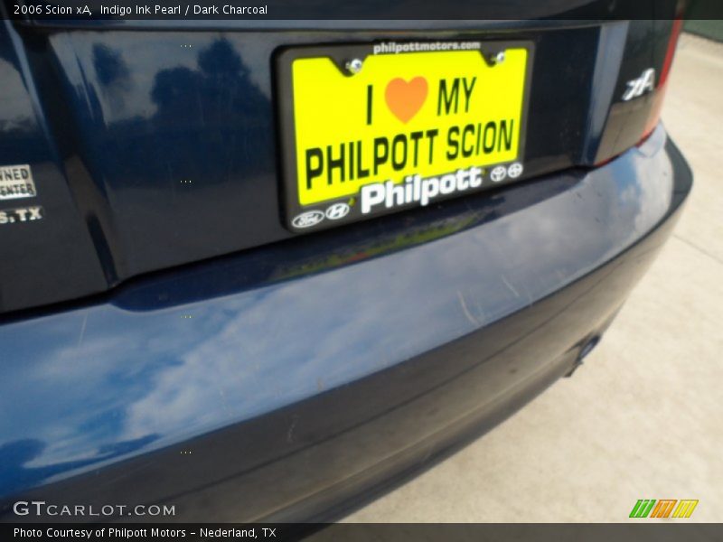 Indigo Ink Pearl / Dark Charcoal 2006 Scion xA