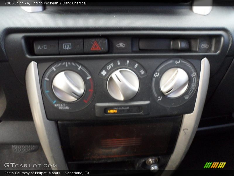 Indigo Ink Pearl / Dark Charcoal 2006 Scion xA