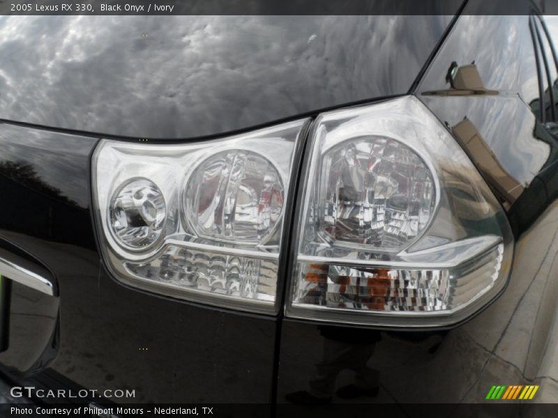 Black Onyx / Ivory 2005 Lexus RX 330