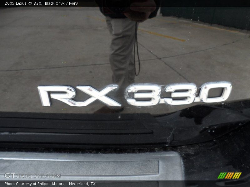 Black Onyx / Ivory 2005 Lexus RX 330